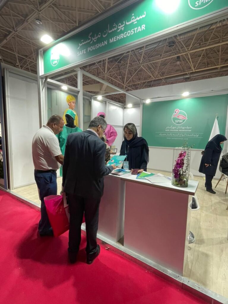 حضور مدیران و بازدیدکنندگان در غرفه سیف پوشان